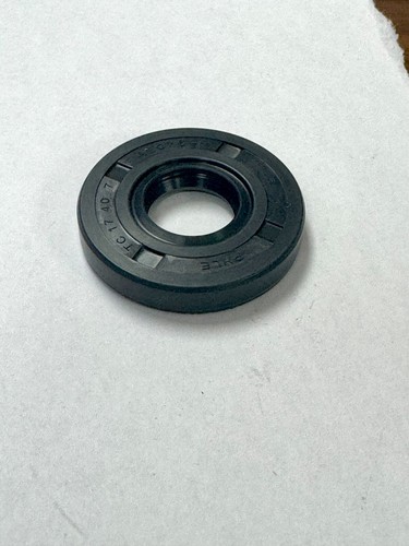 17x40x7 double lip nitrile - tc,